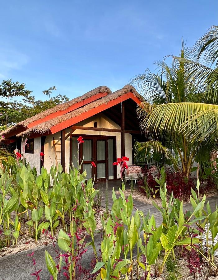 Burudika Bungalows Selong Belanak Buitenkant foto