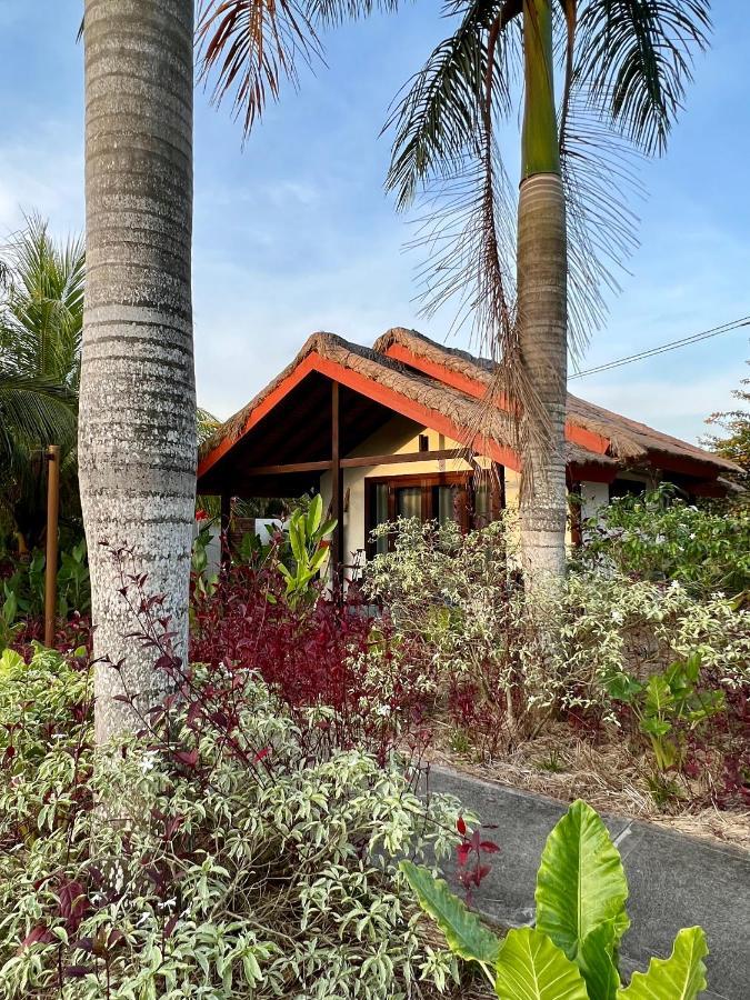Burudika Bungalows Selong Belanak Buitenkant foto